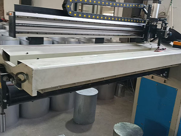 自动焊接不锈钢风管设备